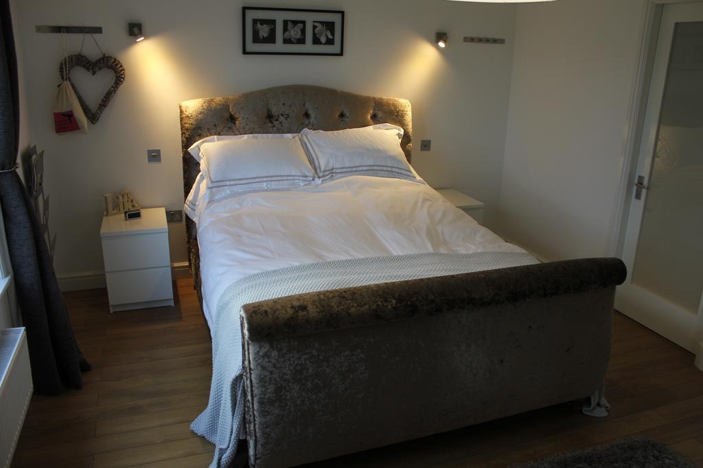 Fifty One And A Half Boutique B&B 克利夫罗 外观 照片