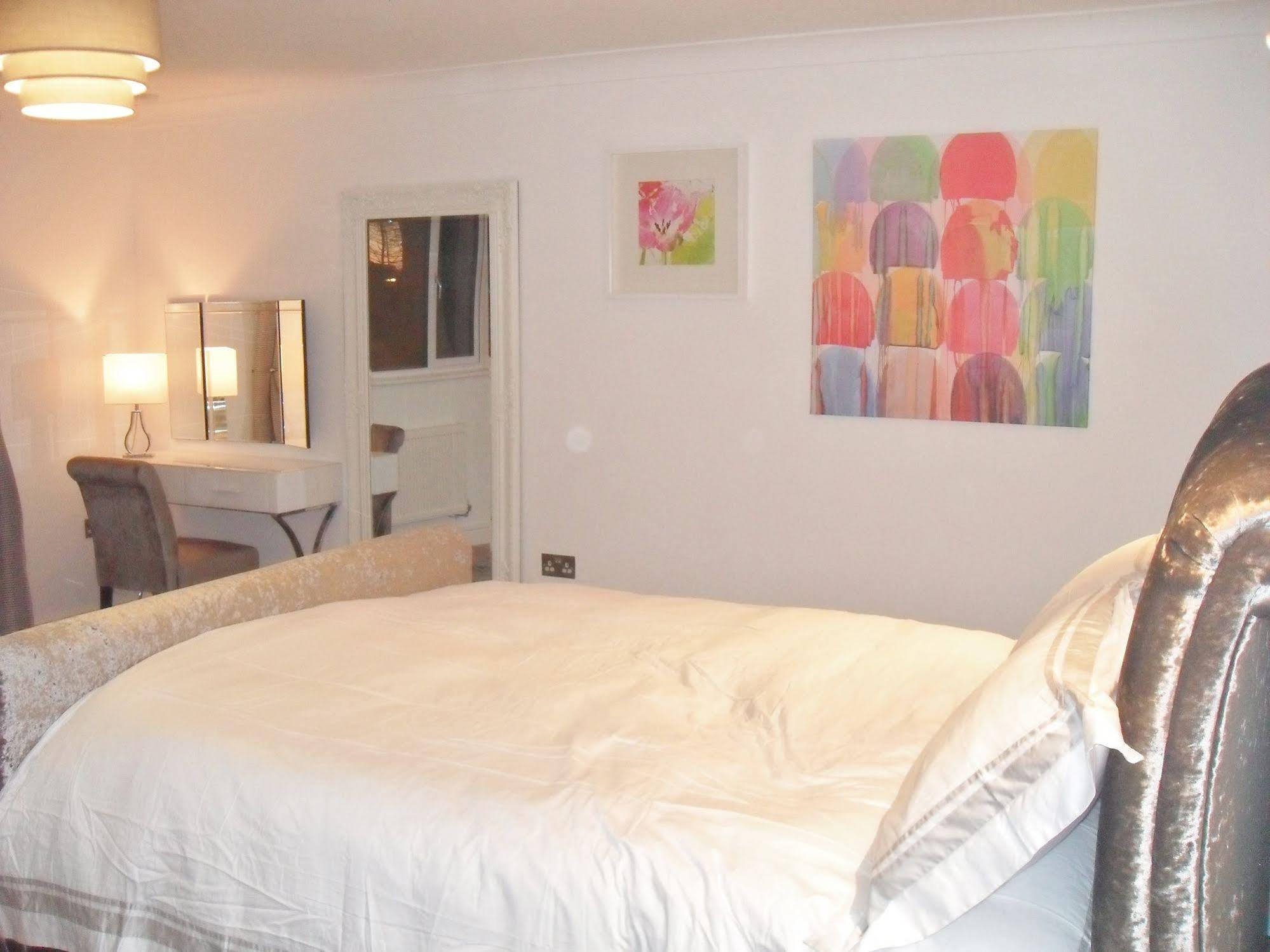 Fifty One And A Half Boutique B&B 克利夫罗 外观 照片